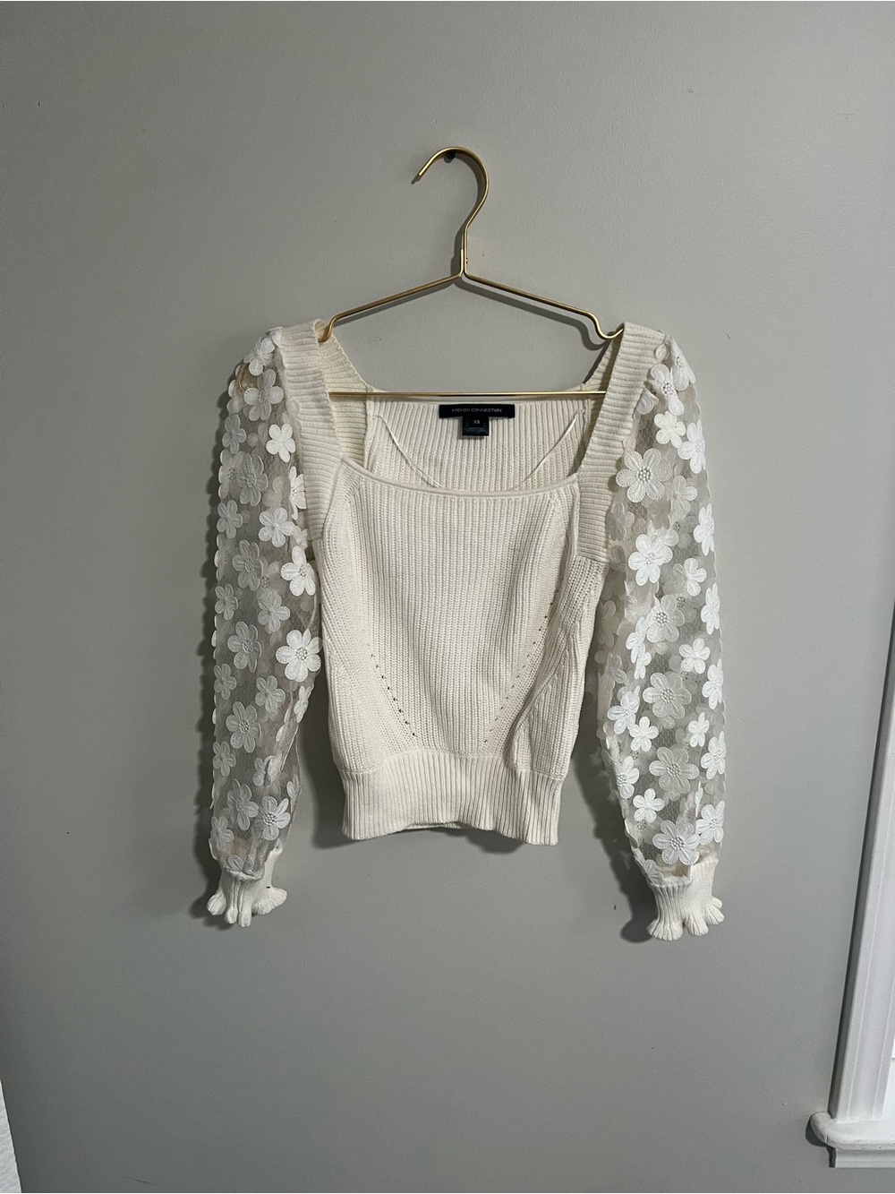 French Connection Cream Ribbed Knit Top with Floral Sleeves Size XS